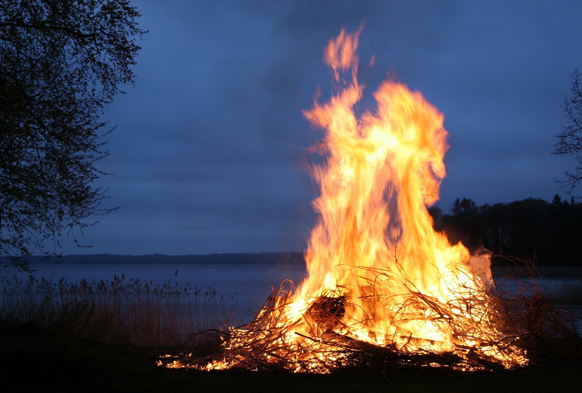fire-123784_1920.jpg fire-123784_1920.jpg